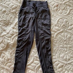 Lululemon street to studio pant II
